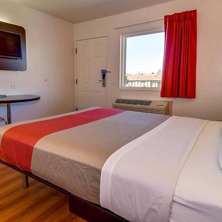 Motel 6-Riverside, Ca - South Экстерьер фото