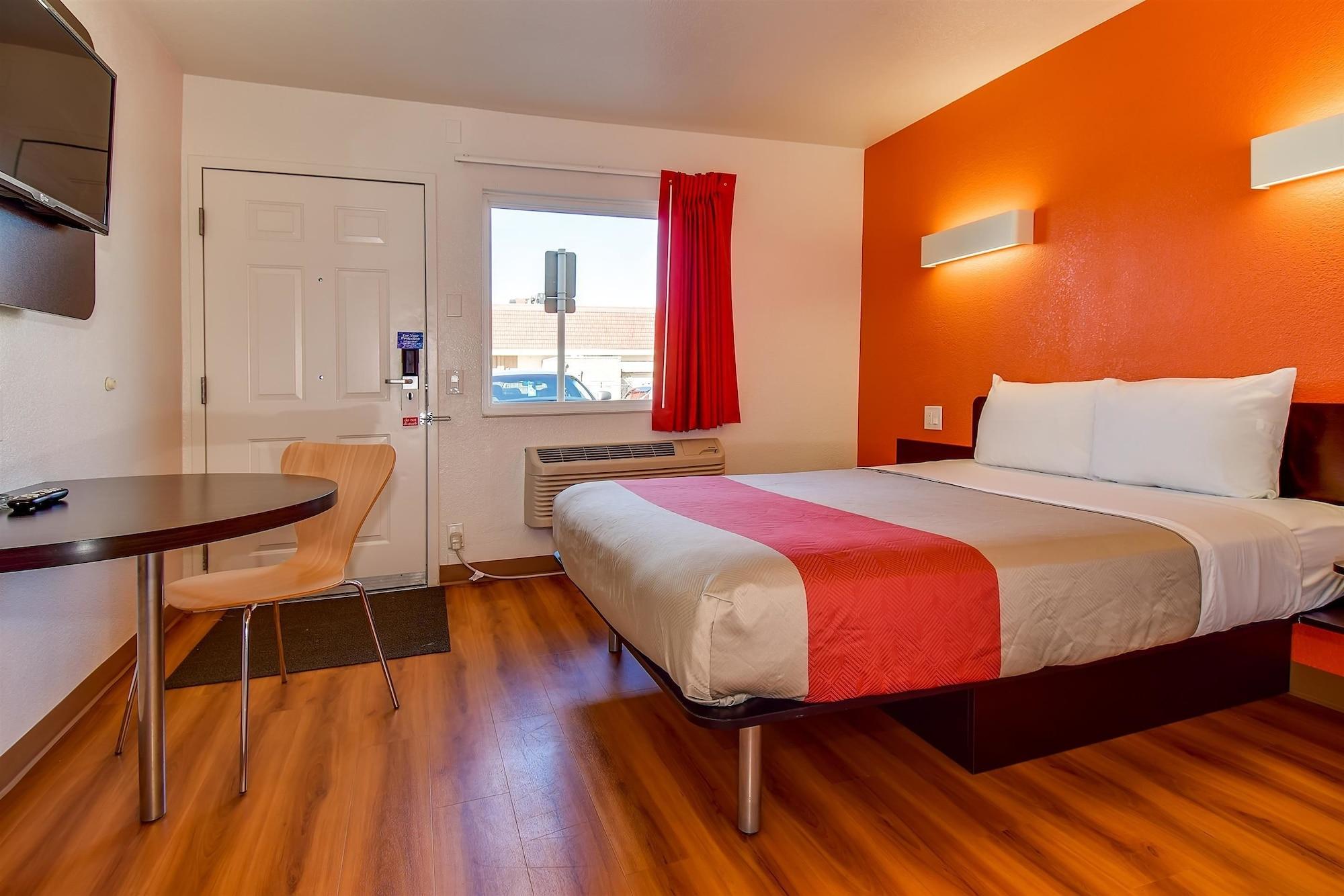 Motel 6-Riverside, Ca - South Экстерьер фото