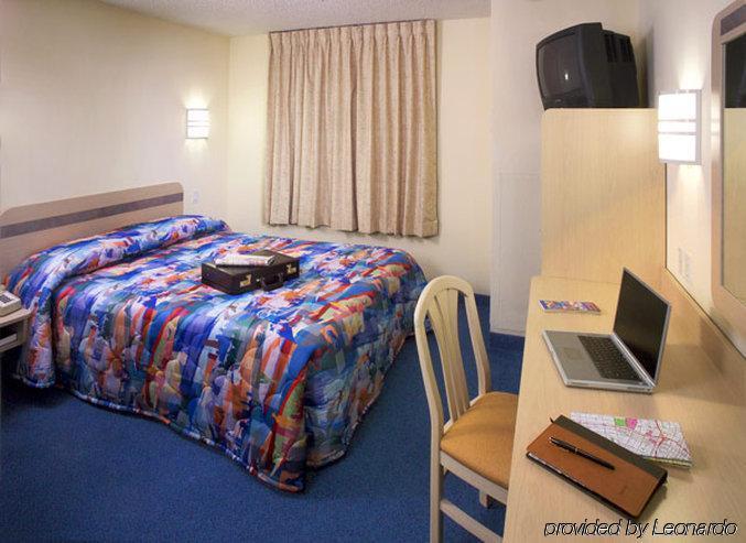 Motel 6-Riverside, Ca - South Экстерьер фото