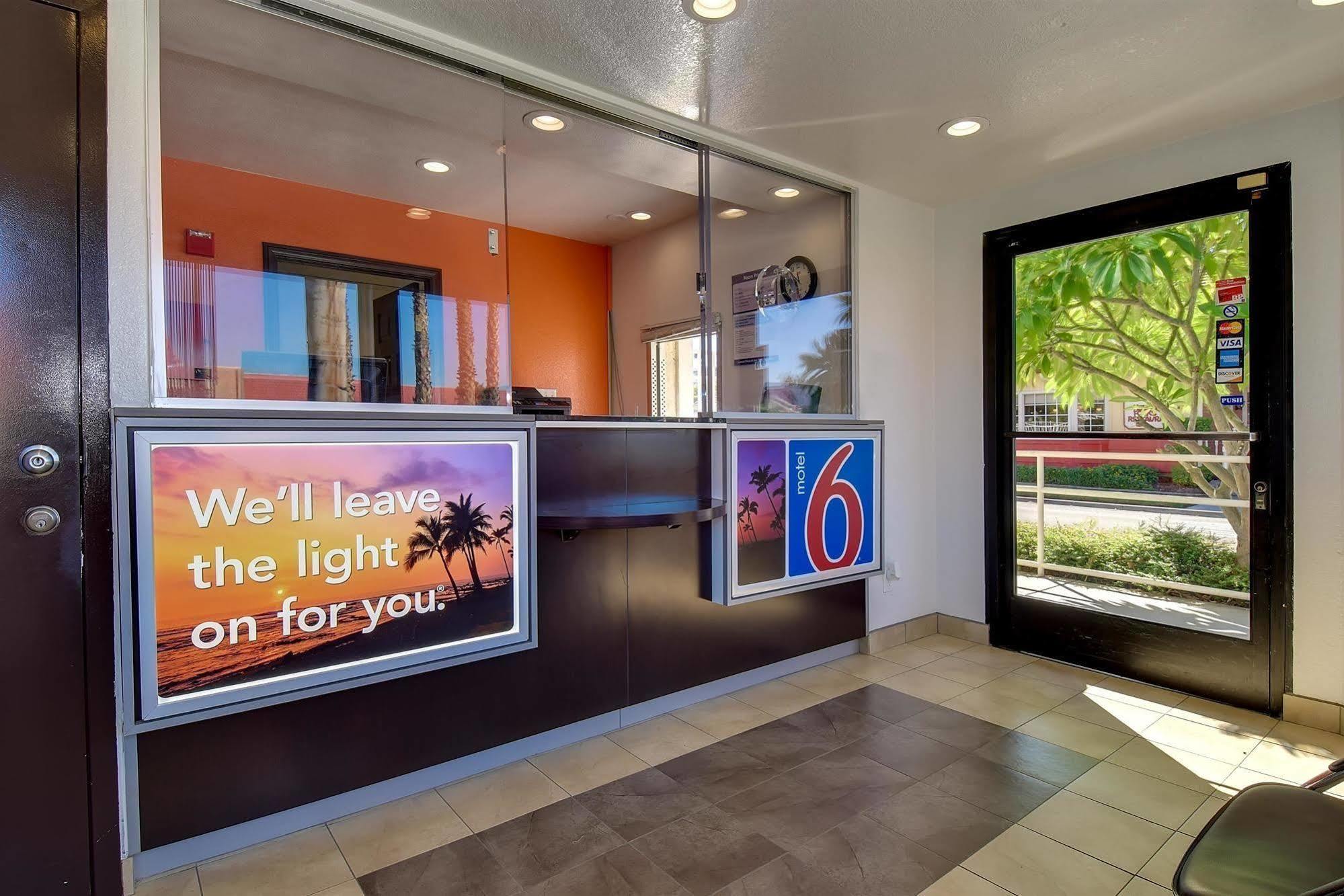 Motel 6-Riverside, Ca - South Экстерьер фото