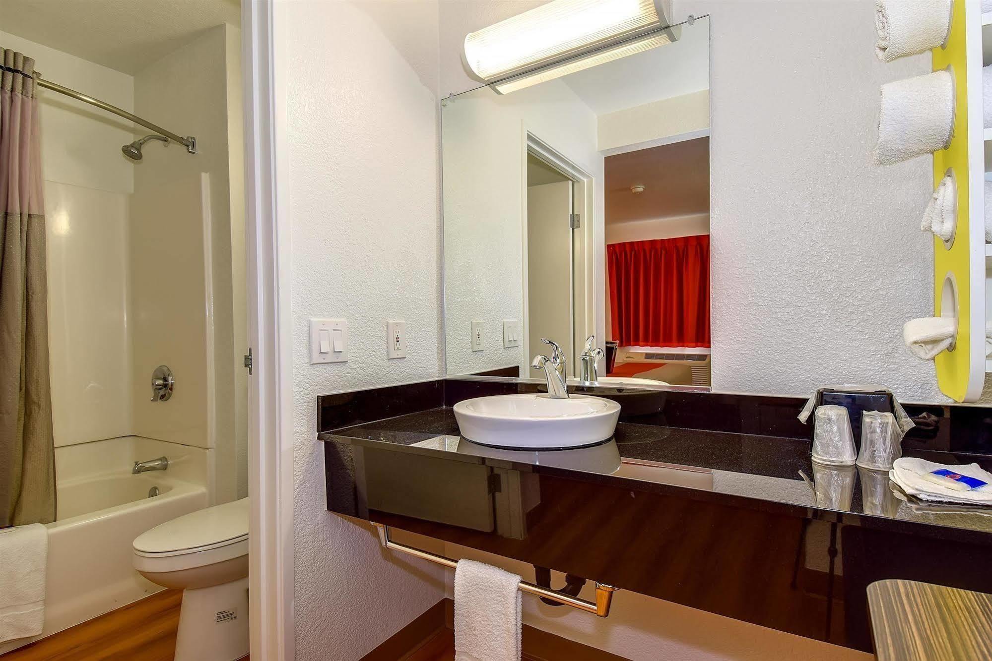 Motel 6-Riverside, Ca - South Экстерьер фото